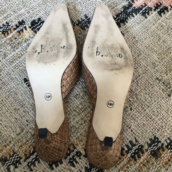 B.B. Simon Nude Crocodile Print Pointed Kitten Heel - Picture 4 of 5